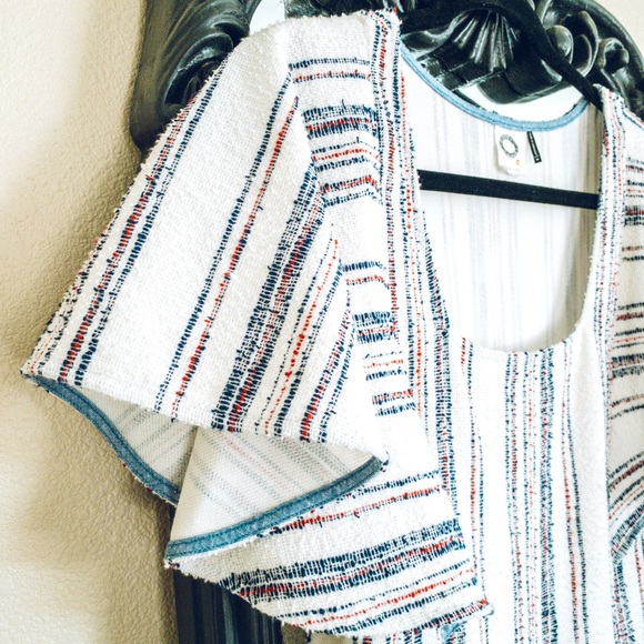 SOLD Akemi & Kin Textured Ruffle Sleeve Dress - Picture 4 of 6